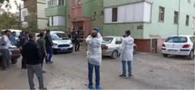 Karısını öldürdü, kızını arayıp 'Cesetleri alın' dedikten sonra intihar etti Karısını öldürdü, kızını arayıp 'Cesetleri alın' dedikten sonra intihar etti