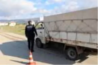 Eskişehir'de 2 mahalleye giriş çıkışlar kontrollü yapılıyor Eskişehir'de 2 mahalleye giriş çıkışlar kontrollü yapılıyor
