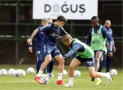 Fenerbahçe, Antalyaspor hazırlıklarını sürdürdü Fenerbahçe, Antalyaspor hazırlıklarını sürdürdü