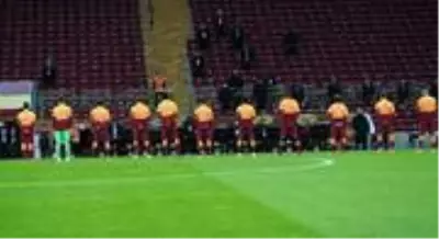 Galatasaray - MKE Ankaragücü maçında İzmir depremi unutulmadı! Galatasaray - MKE Ankaragücü maçında İzmir depremi unutulmadı!