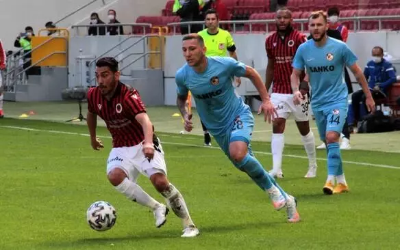 Gençlerbirliği ile Gaziantep 1-1 berabere kaldı Gençlerbirliği ile Gaziantep 1-1 berabere kaldı