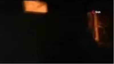 Hayvanların bulunduğu ahır alev alev yandı Hayvanların bulunduğu ahır alev alev yandı