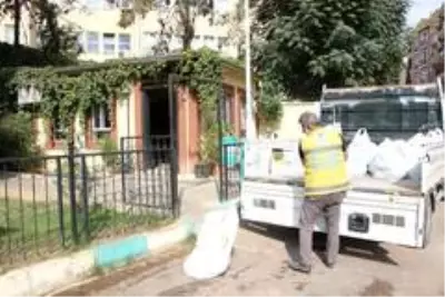 İhtiyaç sahiplerine gıda desteği İhtiyaç sahiplerine gıda desteği