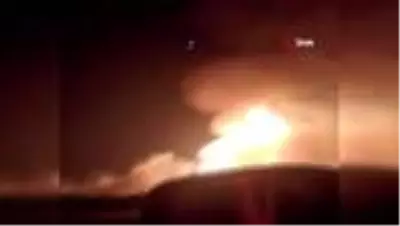 Son dakika: - Irak'ta petrol boru hattında patlama: 2 ölü, 26 yaralı Son dakika: - Irak'ta petrol boru hattında patlama: 2 ölü, 26 yaralı