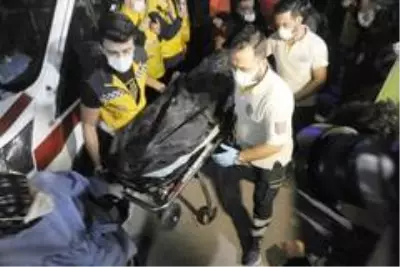Son dakika! İzmir'de 17 saattir arama kurtarma çalışmaları devam ediyor Son dakika! İzmir'de 17 saattir arama kurtarma çalışmaları devam ediyor