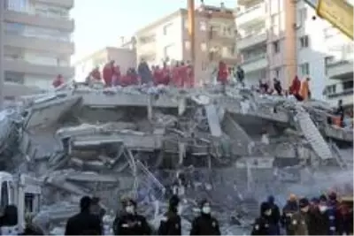 Son dakika! İzmir'de 17 saattir arama kurtarma çalışmaları devam ediyor Son dakika! İzmir'de 17 saattir arama kurtarma çalışmaları devam ediyor