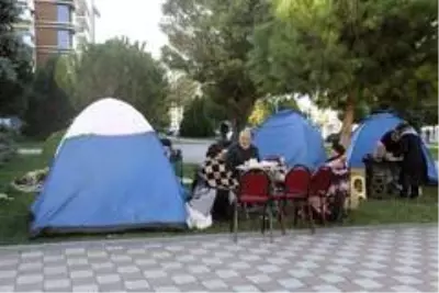 Son dakika! İzmir'de 17 saattir arama kurtarma çalışmaları devam ediyor Son dakika! İzmir'de 17 saattir arama kurtarma çalışmaları devam ediyor
