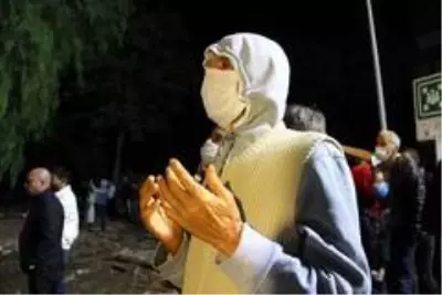 Son dakika! İzmir'de 17 saattir arama kurtarma çalışmaları devam ediyor Son dakika! İzmir'de 17 saattir arama kurtarma çalışmaları devam ediyor