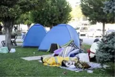 Son dakika! İzmir'de 17 saattir arama kurtarma çalışmaları devam ediyor Son dakika! İzmir'de 17 saattir arama kurtarma çalışmaları devam ediyor