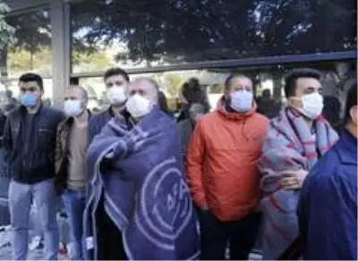 Son dakika! İzmir'de 17 saattir arama kurtarma çalışmaları devam ediyor Son dakika! İzmir'de 17 saattir arama kurtarma çalışmaları devam ediyor