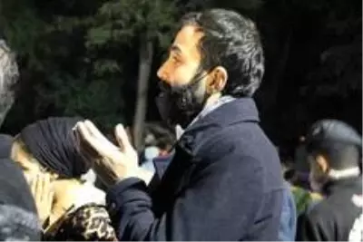 Son dakika! İzmir'de 17 saattir arama kurtarma çalışmaları devam ediyor Son dakika! İzmir'de 17 saattir arama kurtarma çalışmaları devam ediyor