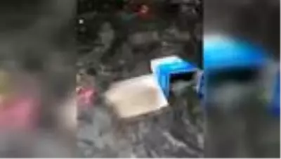 Son dakika haberi... İzmir'deki deprem - Denizin yükselmesi ile Seferihisar sokakları su altında kaldı Son dakika haberi... İzmir'deki deprem - Denizin yükselmesi ile Seferihisar sokakları su altında kaldı