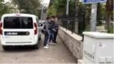 İzmir depremi sonrası provokatif paylaşım yapan şüpheli adliyeye sevk edildi İzmir depremi sonrası provokatif paylaşım yapan şüpheli adliyeye sevk edildi