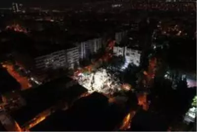 İzmir umut sessizliğine büründü İzmir umut sessizliğine büründü