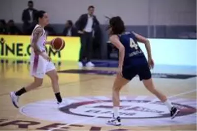 Kadınlar Basketbol Süper Ligi: Elazığ İl Özel İdare: 60 Fenerbahçe: 82 Kadınlar Basketbol Süper Ligi: Elazığ İl Özel İdare: 60 Fenerbahçe: 82