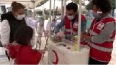 Kızılay Haftası'nda çocuklar hijyen ve deprem konusunda bilinçlendirildi Kızılay Haftası'nda çocuklar hijyen ve deprem konusunda bilinçlendirildi