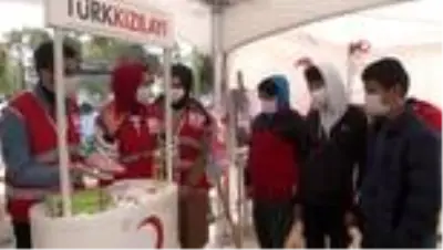 Kızılay Haftası'nda çocuklar hijyen ve deprem konusunda bilinçlendirildi Kızılay Haftası'nda çocuklar hijyen ve deprem konusunda bilinçlendirildi