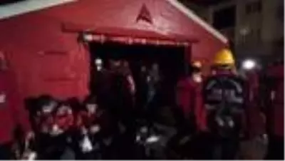 Türk Kızılay Genel Başkanı Kınık, deprem sonrası İzmir'de yapılan çalışmaları anlattı Türk Kızılay Genel Başkanı Kınık, deprem sonrası İzmir'de yapılan çalışmaları anlattı