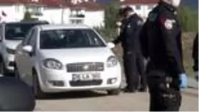 Korona virüs nedeniyle bir mahallenin giriş ve çıkışları kontrol altına alındı Korona virüs nedeniyle bir mahallenin giriş ve çıkışları kontrol altına alındı
