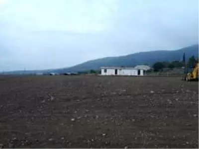 Kuyucak Çobanisa Mahallesi futbol sahasına kavuşuyor Kuyucak Çobanisa Mahallesi futbol sahasına kavuşuyor