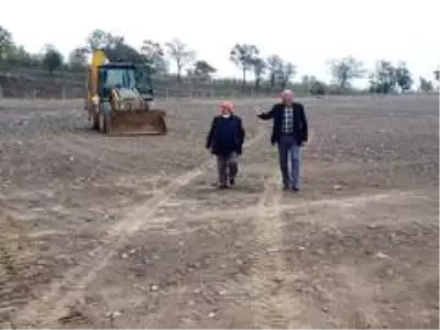 Kuyucak Çobanisa Mahallesi futbol sahasına kavuşuyor Kuyucak Çobanisa Mahallesi futbol sahasına kavuşuyor