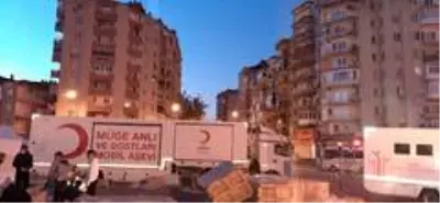 Müge Anlı, İzmir'deki depremzedeler için Mobil Aşevi gönderdi Müge Anlı, İzmir'deki depremzedeler için Mobil Aşevi gönderdi