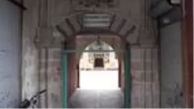 Peygamberler şehrinden İzmir'deki depremzedeler için feraciye duası Peygamberler şehrinden İzmir'deki depremzedeler için feraciye duası