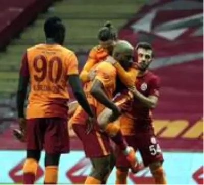 Ryan Babel ligdeki ilk golünü attı Ryan Babel ligdeki ilk golünü attı