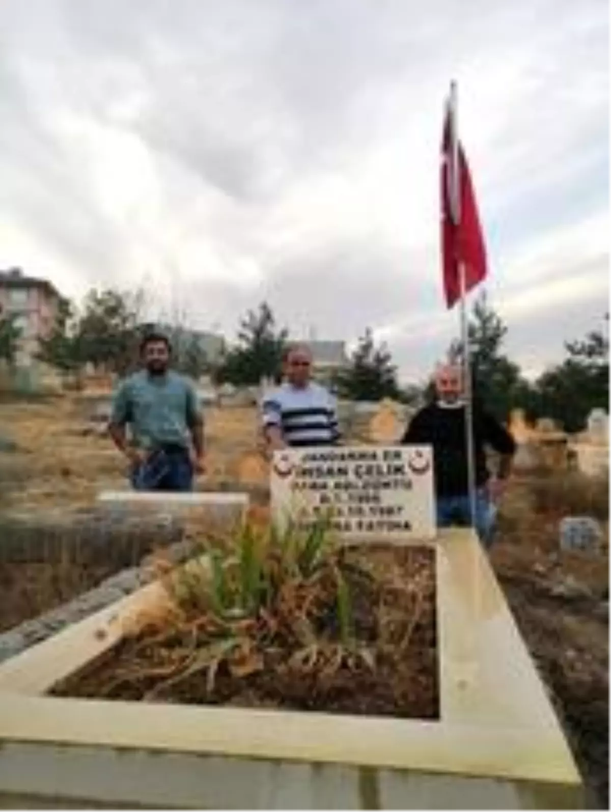 ŞAGDER şehit kabirlerinin bakımını yaptı