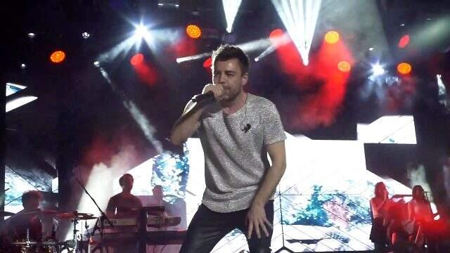 Şarkıcı Murat Dalkılıç'ın konserinde korona tedbirleri unutuldu