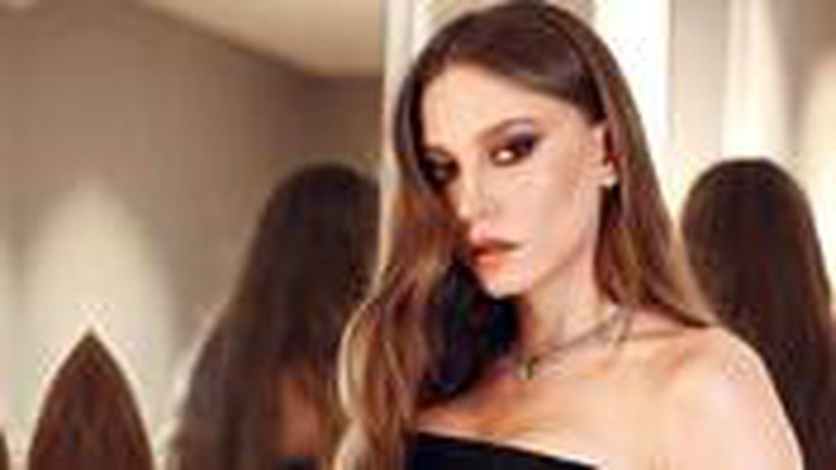Serenay Sarıkaya, annesiyle İzmir'den dönerken depreme yakalandı