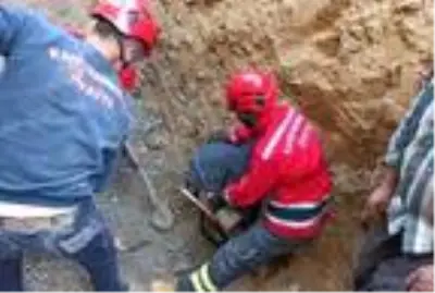 Son dakika... Su kuyusu kazarken göçük altında kalan baba- oğul öldü Son dakika... Su kuyusu kazarken göçük altında kalan baba- oğul öldü