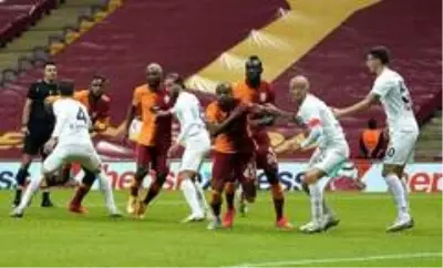 Galatasaray, Ryan Babel'in attığı golle Ankaragücü'nü 1-0 mağlup etti Galatasaray, Ryan Babel'in attığı golle Ankaragücü'nü 1-0 mağlup etti