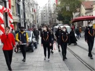 Taksim'de drone destekli korona virüs denetimi yapıldı