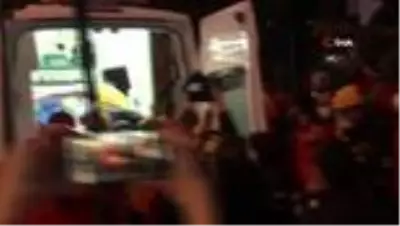 (İZMİR) Yatık binadan bir vatandaş daha yaralı olarak kurtarıldı (İZMİR) Yatık binadan bir vatandaş daha yaralı olarak kurtarıldı