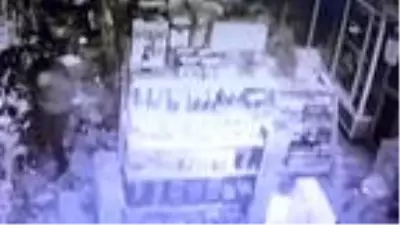 Yunan adası Sisam'daki 6.7'lik deprem anı kamerada! Yunan adası Sisam'daki 6.7'lik deprem anı kamerada!