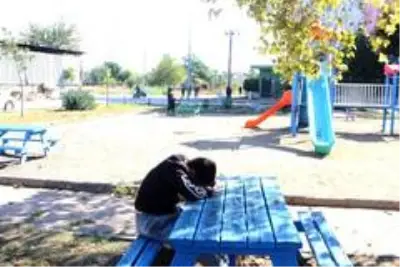 Son dakika haberi... Zeytinköy'de parklarda uyuşturucu denetimi Son dakika haberi... Zeytinköy'de parklarda uyuşturucu denetimi