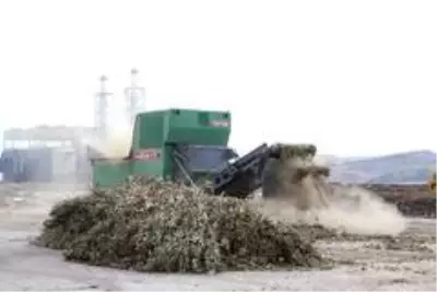 Kayseri Büyükşehir Belediyesi, 199 ton bitkisel atığı gübreye dönüştürüyor Kayseri Büyükşehir Belediyesi, 199 ton bitkisel atığı gübreye dönüştürüyor