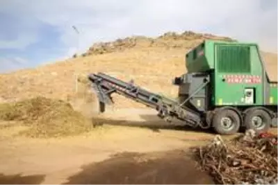 Kayseri Büyükşehir Belediyesi, 199 ton bitkisel atığı gübreye dönüştürüyor Kayseri Büyükşehir Belediyesi, 199 ton bitkisel atığı gübreye dönüştürüyor