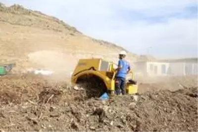 Kayseri Büyükşehir Belediyesi, 199 ton bitkisel atığı gübreye dönüştürüyor Kayseri Büyükşehir Belediyesi, 199 ton bitkisel atığı gübreye dönüştürüyor