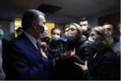 Son dakika haber! Sağlık Bakanı Koca, depremin simgesi İnci'yi ziyaret etti Son dakika haber! Sağlık Bakanı Koca, depremin simgesi İnci'yi ziyaret etti