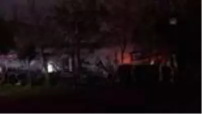 Bayrampaşa'da kafede çıkan yangını itfaiye ekipleri söndürdü Bayrampaşa'da kafede çıkan yangını itfaiye ekipleri söndürdü