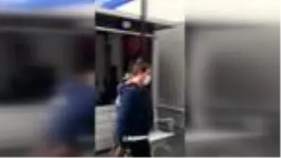 Beşiktaş'ta değnekçiler önce kameraya daha sonra da polise yakalandı Beşiktaş'ta değnekçiler önce kameraya daha sonra da polise yakalandı
