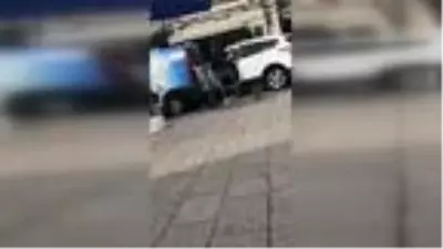 Beşiktaş'ta değnekçiler önce kameraya daha sonra da polise yakalandı Beşiktaş'ta değnekçiler önce kameraya daha sonra da polise yakalandı
