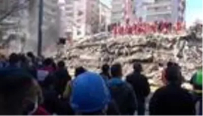 Son dakika... Çocuklarının oyuncaklarına sarılan Nilay Yücel'in umutlu bekleyişi sürüyor Son dakika... Çocuklarının oyuncaklarına sarılan Nilay Yücel'in umutlu bekleyişi sürüyor
