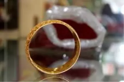Yarım kilosu 25 bin liralık bir altın bileziğe denk olan 'safran', çelik kasalarda saklanıyor Yarım kilosu 25 bin liralık bir altın bileziğe denk olan 'safran', çelik kasalarda saklanıyor