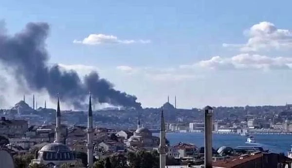 İstanbul Üniversitesi Çapa Tıp Fakültesi Hastanesi inşaatında yangın çıktı