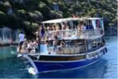 Kekova'da turistler yazdan kalma bir gün yaşadı Kekova'da turistler yazdan kalma bir gün yaşadı