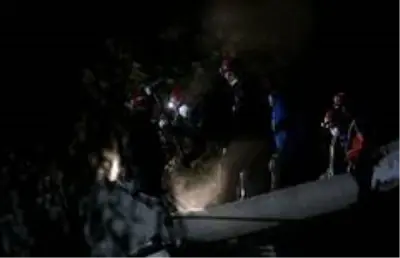 Son dakika haberi... Kurtarma çalışmalarında 33. saate girildi, ekiplerin zamanla yarışı sürüyor