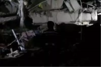 Son dakika haberi... Kurtarma çalışmalarında 33. saate girildi, ekiplerin zamanla yarışı sürüyor